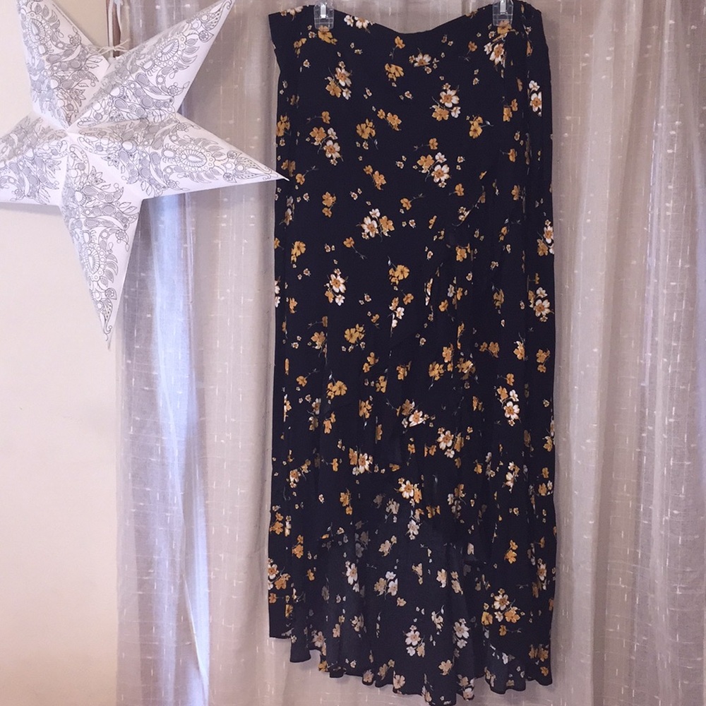 NWT Floral Torrid hi-low skirt